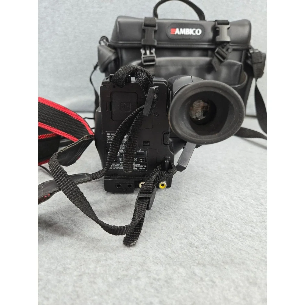 JVC Videomovie GR-AX70U Compact VHS Camcorder 12x Zoom 1994 Ambico Bag Japan